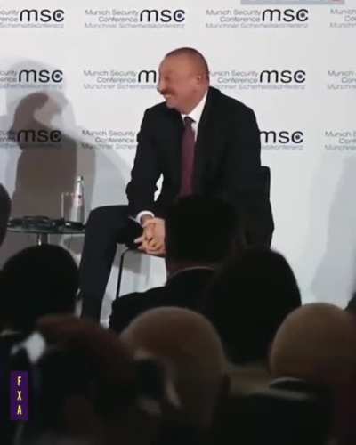 Amk adam çok karizmatik bir lider bir de bizim “one minute”e bak.