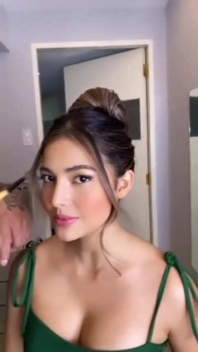 Jane De Leon