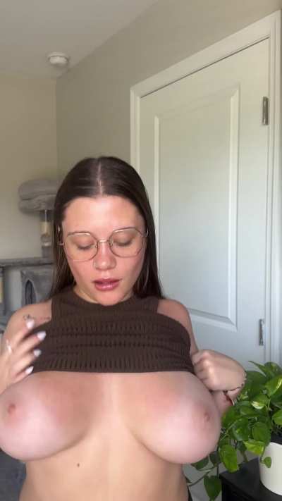 [OCW] Chubby means huge titties!