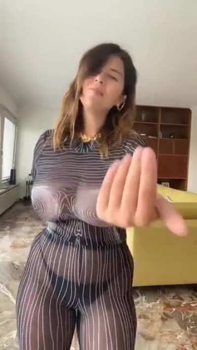 hypnotic boobs