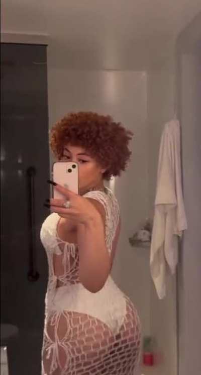 Ice spice bouncing her ass
