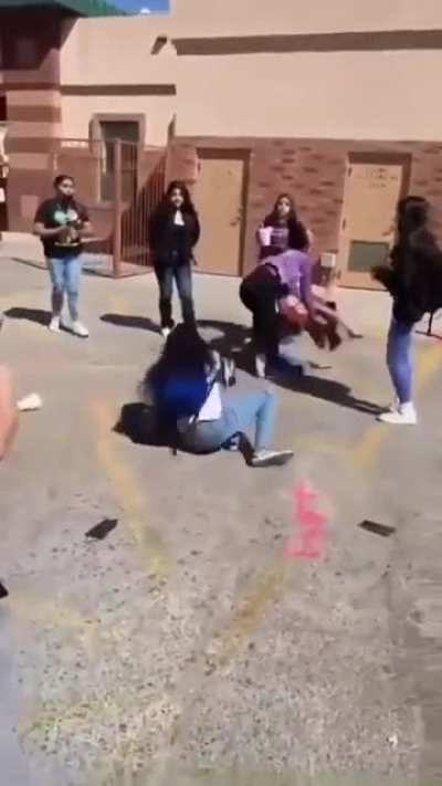 She Gave Them The Business👊🏽