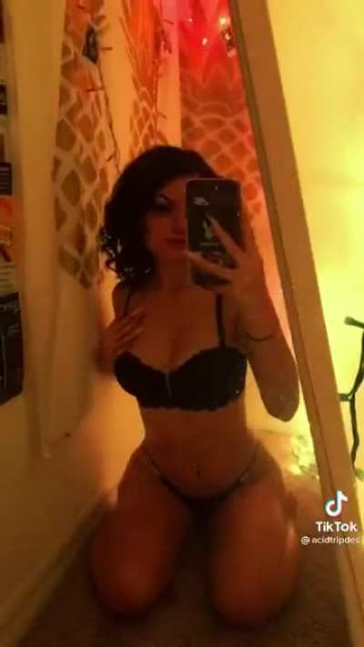 It’s girls like this that made me love TikTok so much 🤤🥵