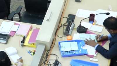 New video of Anil Masih during Chandigarh Mayor Election. That reaction when he realises there is a CCTV camera facing him.