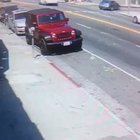 Guy try’s to park like an idiot.