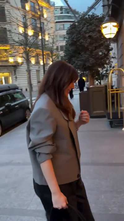 Elizabeth arrives in Paris for the Paris Fashion Week - Womenswear Fall/Winter 2026/2027 - IG March 2026