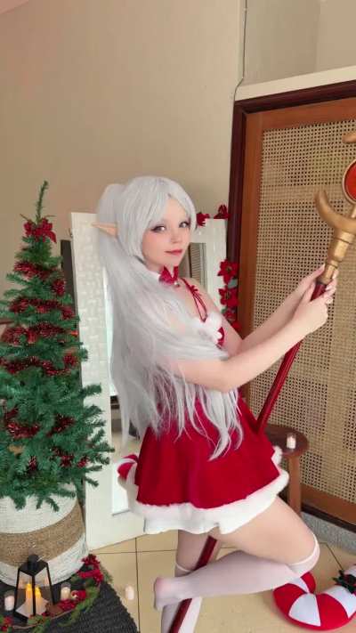 Frieren cosplay