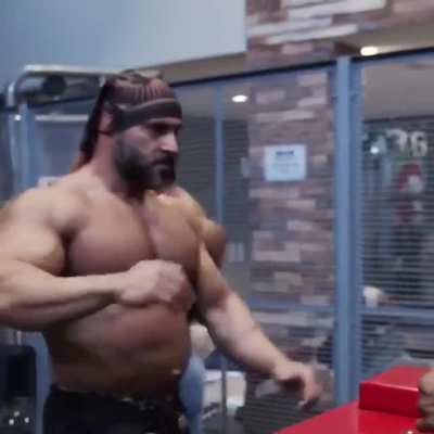 Perfect way of Arm Wrestling.