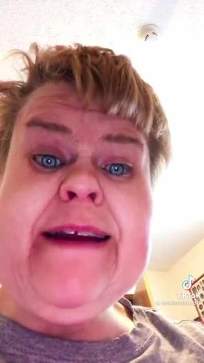 Have to agree, those are some pretty big eyebawshs.