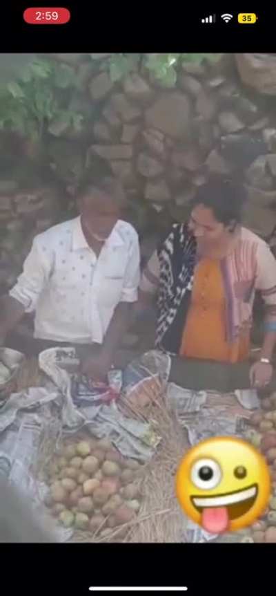 Fruit bechne mien bohot scope hai bhaisab