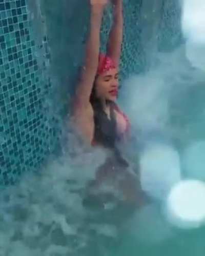 💦