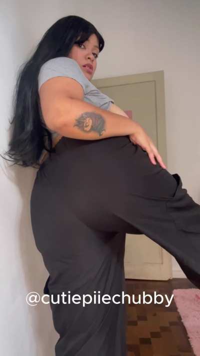 Would you date a nasty fart girl like me?