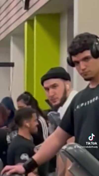 Watching a woman dead lift 425 lbs