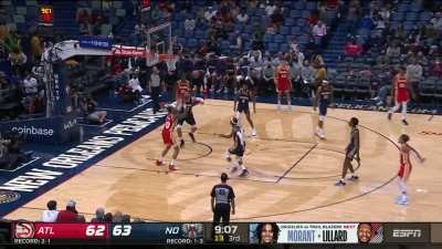 [Highlight] John Collins throws it down on Jonas on a lob from Trae Young