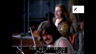 Led Zeppelin performs Immigrant Song for the first time (1970)