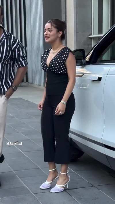 Avneet kaur