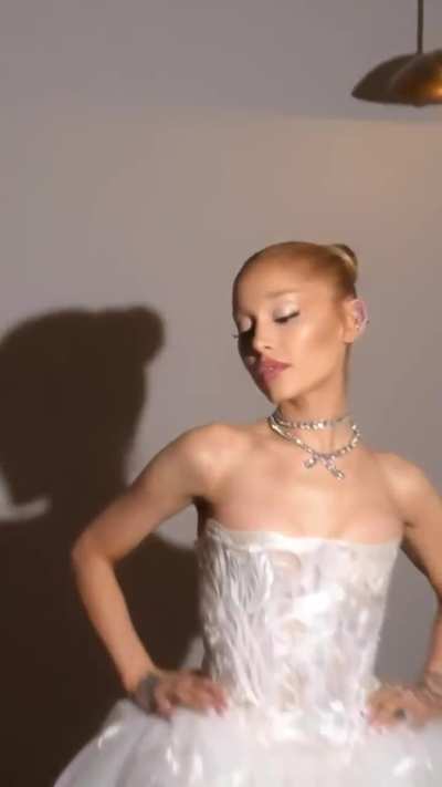ArianaGrandeTits
