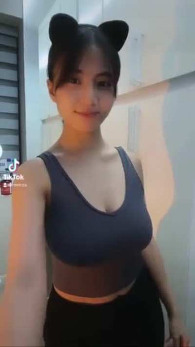 Mariel Raza
