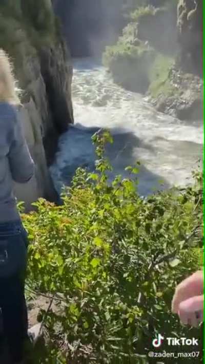 Please just get away from the ledge
