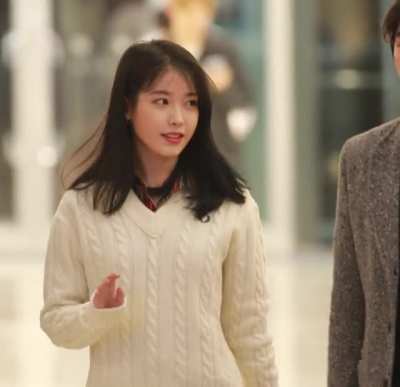 IU