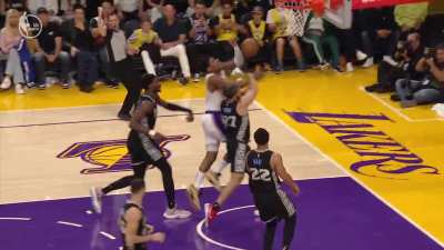 [Highlight] Rui Hachimura to David Roddy after the push: 