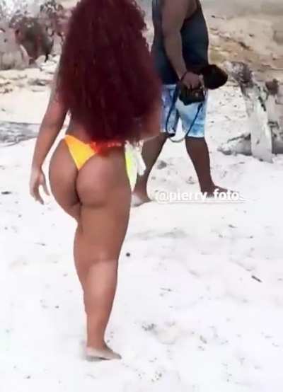Belleza negra, Preta zade 19 years old