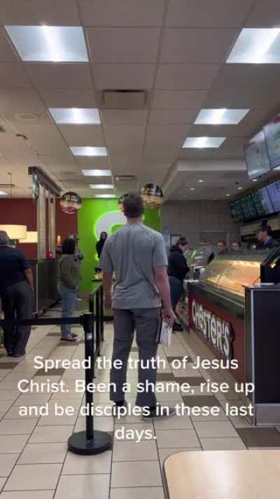 This homophobic MAGA dumbfuck said in one of his TikTok videos that gay porn made him gay. Now he's a deranged bible thumper who harasses people with his crazy shit