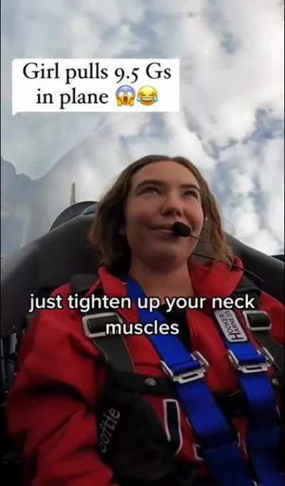 Girl Pulls 9.5 Gs in plane