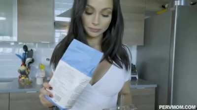 Crystal Rush - Cooking Lesson Cum [PervMom]