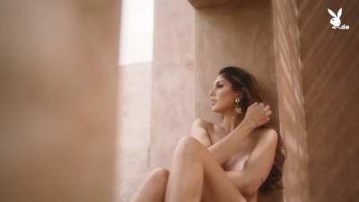 Yeliz Koc zeigt ihren nackten Körper im Playboy Premium Video Part 2