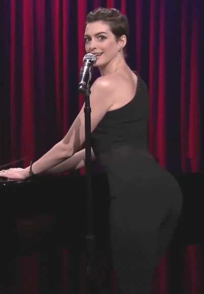 Anne Hathaway