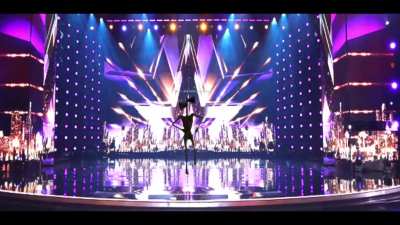 Siren Head Default dances on AGT