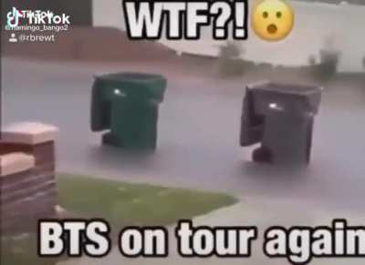 🤮