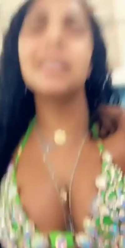 Sexy Face & Phat Ass Titties! 😍🤤🤤😍🍆<wbr>🍆🍆🥴💦💦<wbr>💦