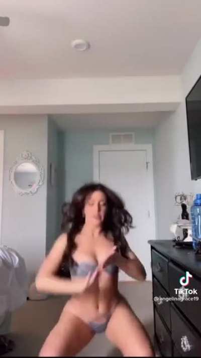 Sexy lil body