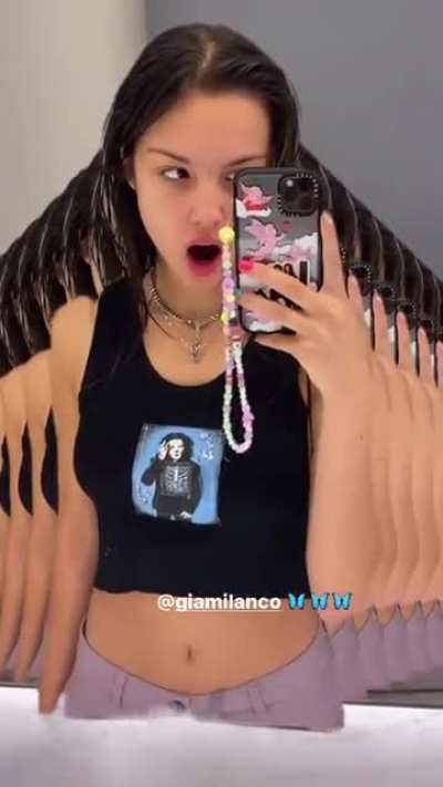 Belly in the Mirror