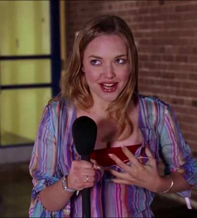 Amanda Seyfried in Mean Girls (2004)