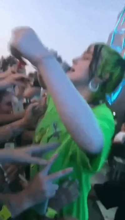 BillieEilish__LO