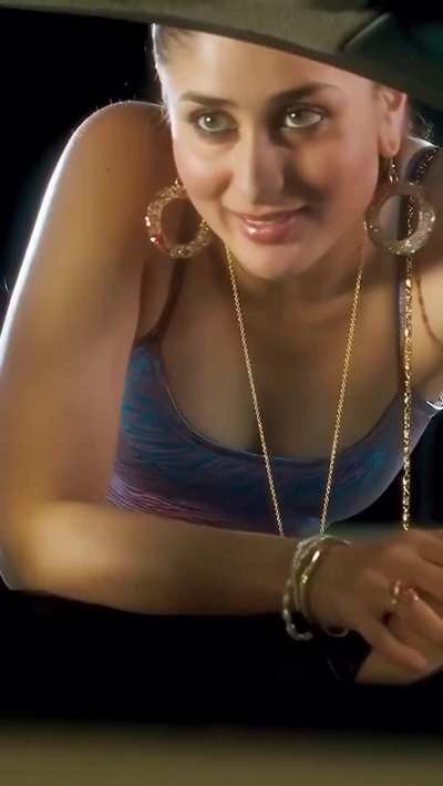 Kareena Kapoor deep cleavage 