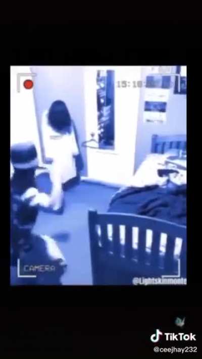 Nung sanay kanang nakakakita ng multo... Pa upvote po (CTTO)