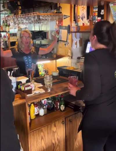 Bartender vs Server