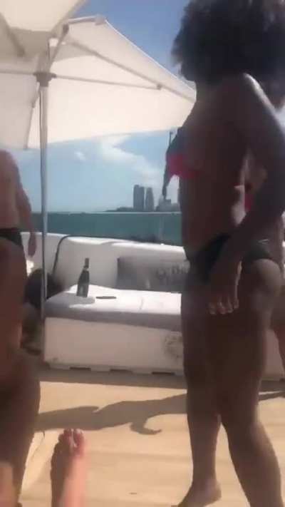 Katya Elise Henry (@kat<wbr>yaeli<wbr>sehen<wbr>ry)