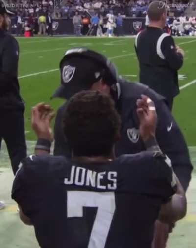 [Highlight] Rich Bisaccia clearly has Zay Jones’ support