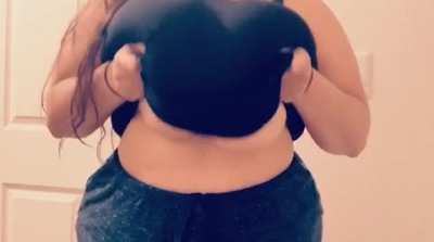 How big do you think they are?! 😍(OC)