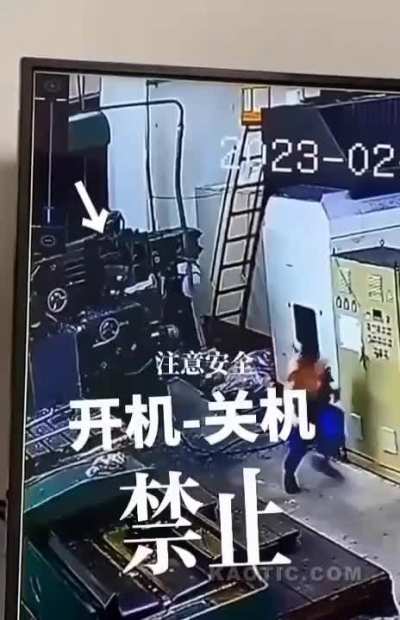 Worker has lucky escape. I've seen enough of these videos to consider this one a 