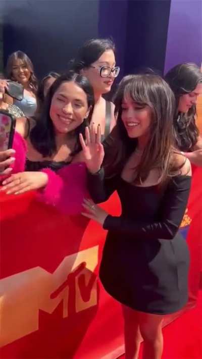 Jenna with a fan