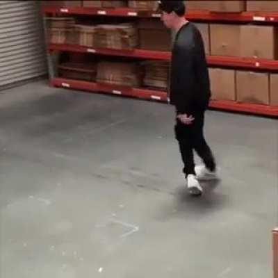 Dancer Javier Romero makes gliding look so effortless