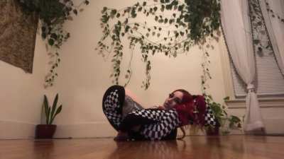 I can stay in this position for over 15 mins in case you were wondering….😈🖤🏁🌱