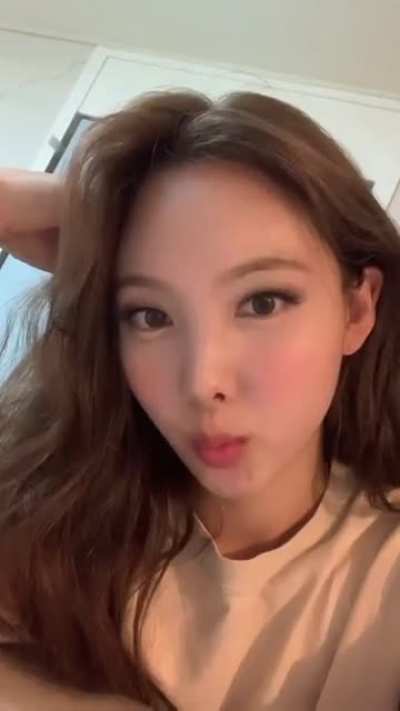 211021 twicetagram story updates - Pretty Nayeon