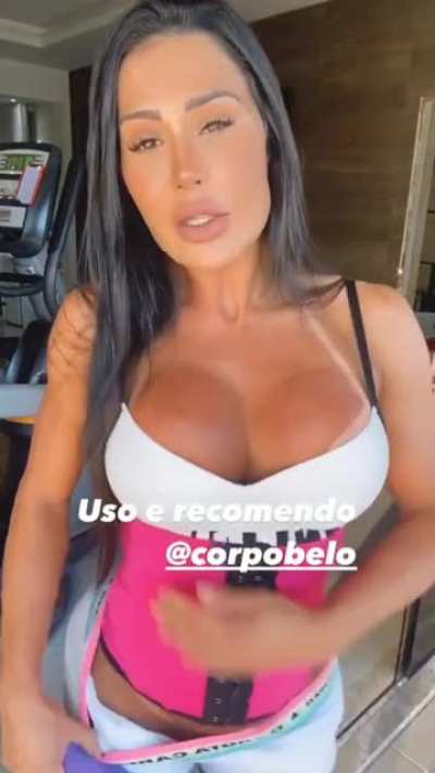 Gracyanne Barbosa vazando a ppk.